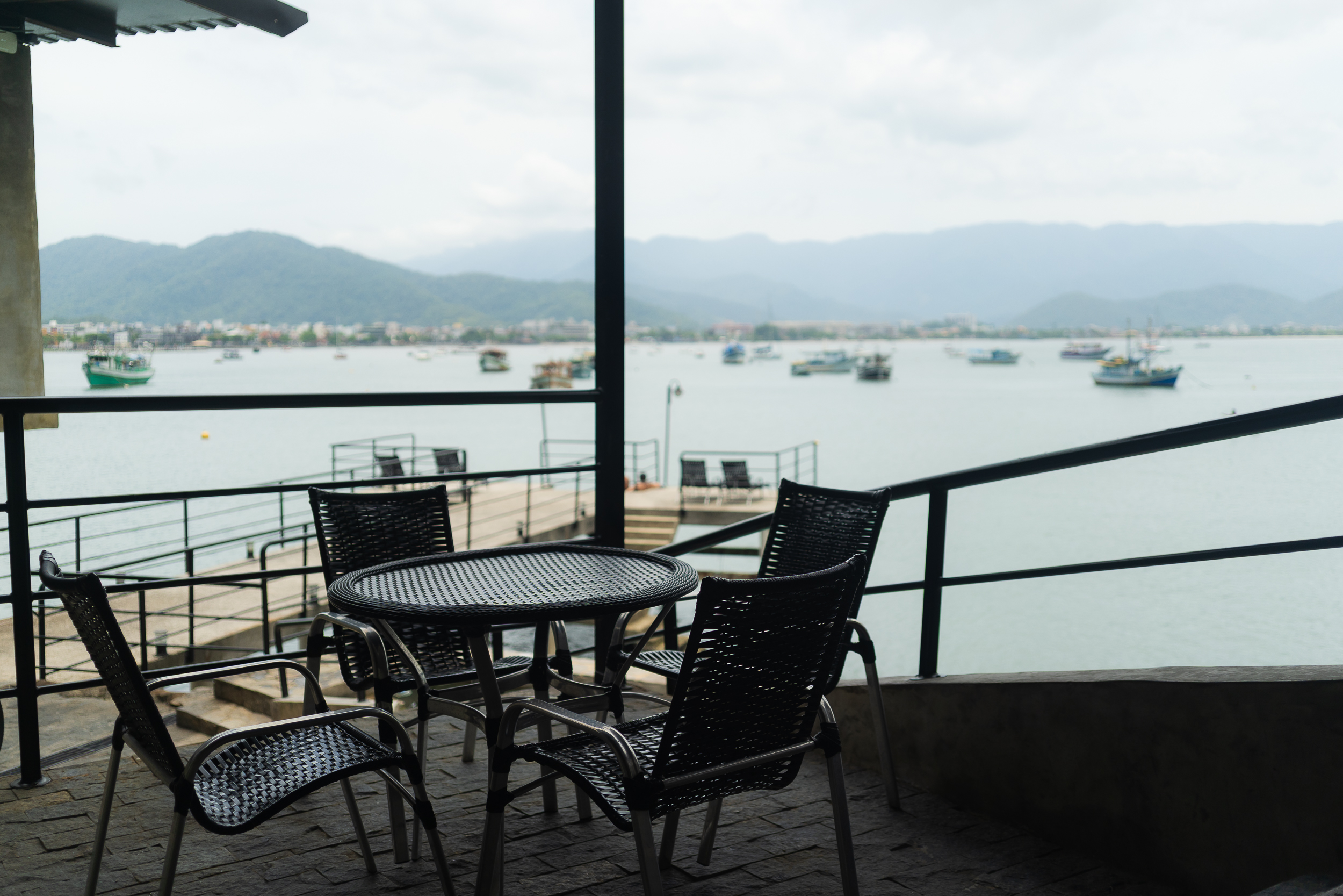 Área externa com vista para o mar